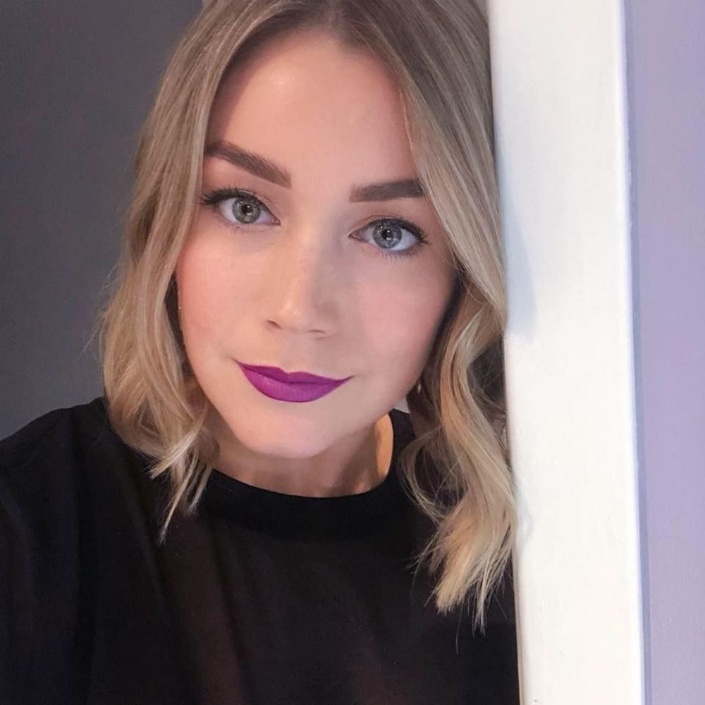 Meet your Posher, Cassandra